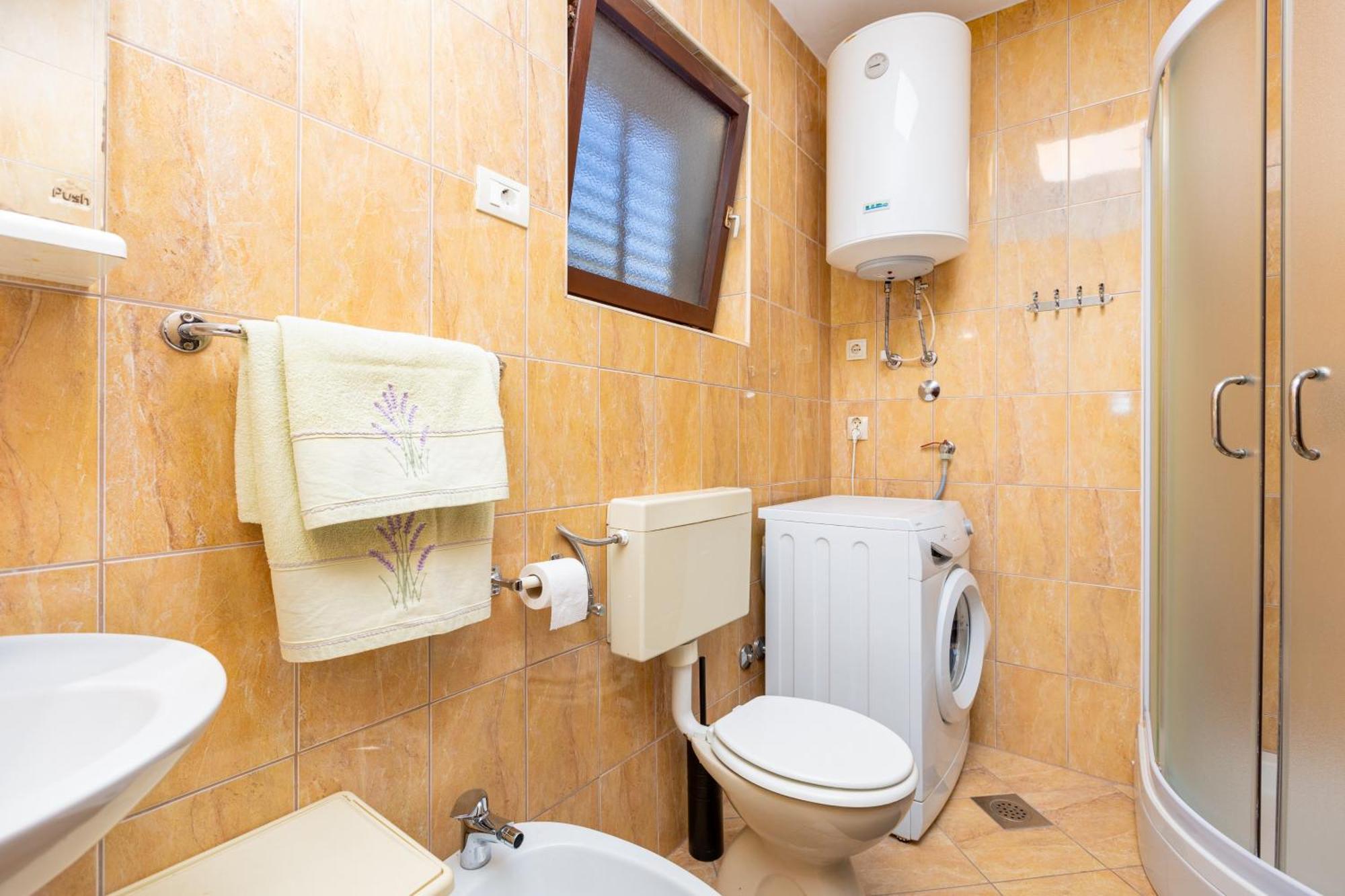 Apartments Gogsy Malinska Bilik gambar